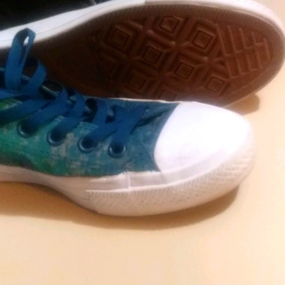Converse - Picture 3 of 3